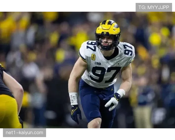 艾丹·哈钦森雄狮冲传手 伤愈复出擒杀效率高